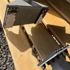 BSアンテナとベランダ取付金具の画像