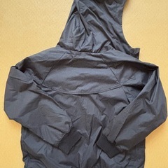 男児140NIKE パーカの画像