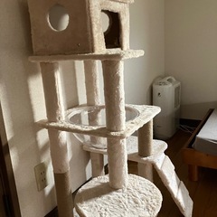 キャットタワーの画像