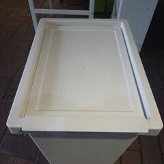 IKEA ふた付き容器 FILUR(フィルール) 白 42.1L イケア ふた付き ダストボックス ごみ箱 ゴミ箱 札幌市東区 新道東店の画像