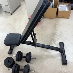 美品✨ダンベル 10kg×2個セット ＋ トレーニングベンチ（Leading Edge）の画像