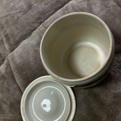陶器 入れ物 壺　蓋付きの画像