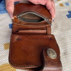 レッドムーン　ハーフウォレットの画像
