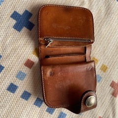 レッドムーン　ハーフウォレットの画像
