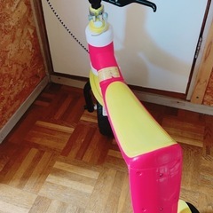 室内で利用する子供の乗り物の画像