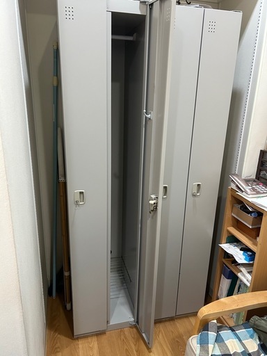 スチール２連ロッカー　2つ