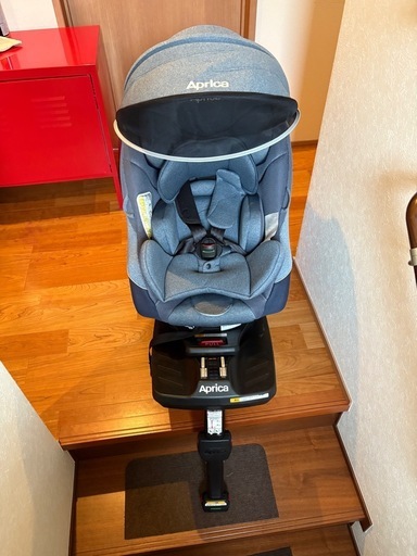 Apricaチャイルドシートクルリラ•Aprica抱っこ紐コアラウルトラメッシュ・combiおしりふきウォーマー