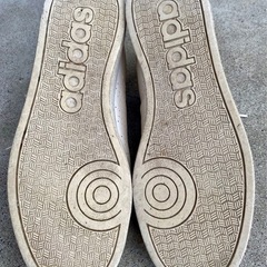 adidas スニーカー28.5cmの画像