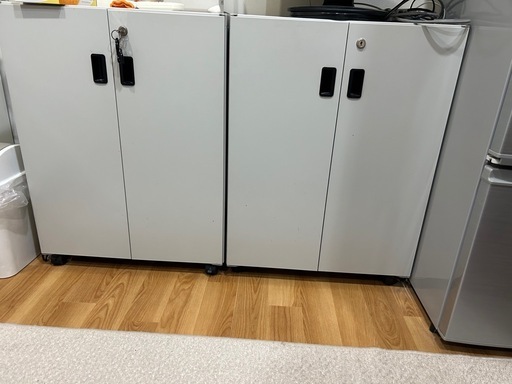 事務所用キャビネット　2つ