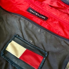 🎒TOMMY HILFIGER ドラム型ボストンバッグ✨  ＼おしゃれ×大容量！旅行やジムにぴったりの万能バッグ／の画像