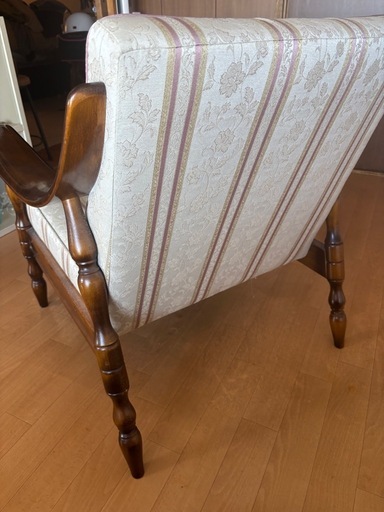 カリモク1人掛けアンティークチェアー