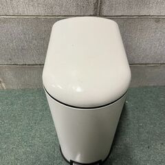 ごみ箱 フットペダル式 ペールボックス プラスチック製 ホワイト 幅18cm×奥行32cm×高さ40cmの画像