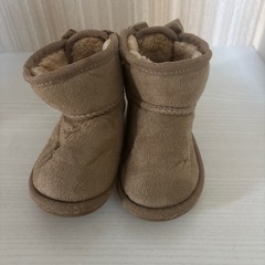 16センチ　ムートンブーツ　女の子用
の画像