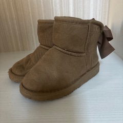 a.v.v 17センチ　ムートンブーツの画像