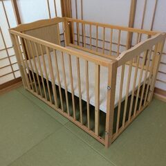 ベビーベッドの画像