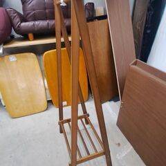 リサイクルショップどりーむ天保山店　No.4134　ハンガーラック　木製タイプ　写真参照🎵　おすすめ商品です(≧▽≦)の画像
