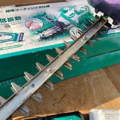 Makita マキタ MUH352DS 350mm充電式生垣バリカン 充電器付の画像