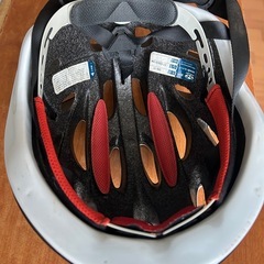 自転車ヘルメットの画像