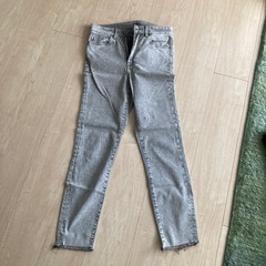 H&M レディース　デニム　8分丈の画像