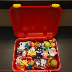 お話し中！アンパンマンの仲間たち24体の画像