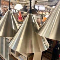 【武蔵小山店】[在庫複数 各売] ペンダントライト 吊り下げ照明 リトラシルバー Litra Silver メタルシェード シルバー照明 モダン照明 スタイリッシュ 北欧風 照明 インダストリアル コーン型照明 ミニマル E26 引掛けシーリング対応 pendant light metal shade ceiling light リユース リサイクル ランプ ライト 天井照明の画像