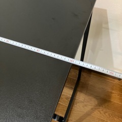 ブラックデスクの画像