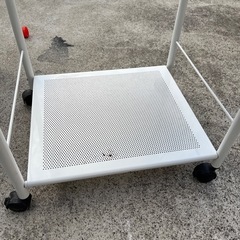 コンセント付き　レンジ台　レンジボード　キャスター付き　【48×40×90】の画像