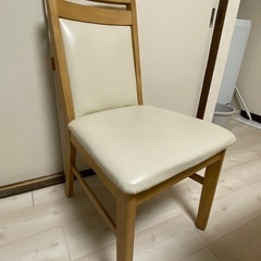ニトリ伸長式ダイニングテーブル、チェアの画像