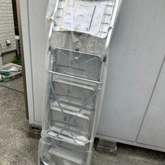 折りたたみ脚立の画像