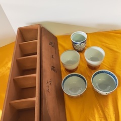 陶器製湯飲み4個セット 木製収納箱付きの画像
