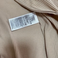 babyGAP
ベージュ リブ編みロンパース 60cm フリル付きの画像