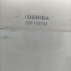 ジャンク TOSHIBA GR-118TM 2001.8 中古冷蔵庫 状態悪いの画像