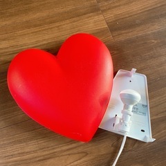 IKEA イケア　SMILA HJÄRTA（スミーラ ヒェルタ）ウォールランプ　ハート【IKEA】ハート型ウォールランプ ❤️ レッド 間接照明 インテリアライト 子供部屋 北欧照明の画像