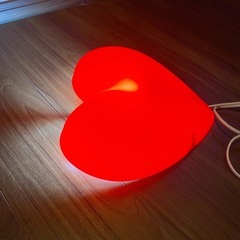 IKEA イケア　SMILA HJÄRTA（スミーラ ヒェルタ）ウォールランプ　ハート【IKEA】ハート型ウォールランプ ❤️ レッド 間接照明 インテリアライト 子供部屋 北欧照明の画像