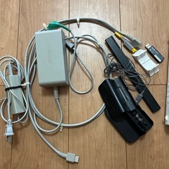 Wii U 本体 32GB ホワイト ゲームパッド付き ジャンク扱いの画像