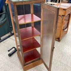 【ジモティー割引で最大15％OFF⭐️】  【ジャンク品】ガラス 収納 縦型 4段 棚の画像