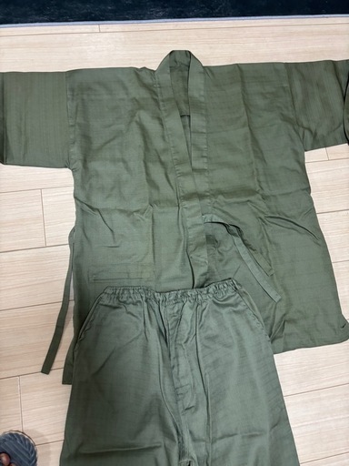 上品な鶯色作務衣