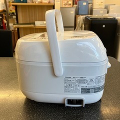 K2509-326 TOSHIBA IH ジャー炊飯器 RC-5XT ホワイト  3合炊き 2023年製 備長炭ダイヤモンド釜 高火力IH 通電確認済み キズ汚れ有りの画像