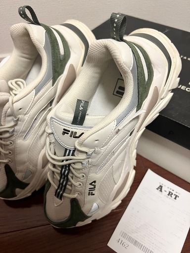 日本未発売　FILA スニーカー