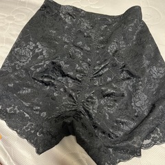 新品ｶﾞｰﾄﾞﾙﾊﾟﾝﾂの画像
