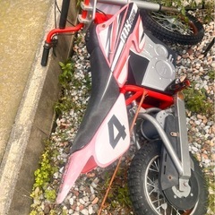 募集終了。カッコいいけど、壊れているバイクの画像
