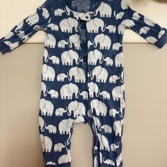 babyGAP　象柄とミッキーデザインのロンパース2枚の画像