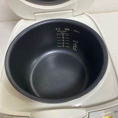 TIGER タイガー マイコン炊飯ジャー JBH-G101 2023年製 炊飯器 白 100V 50/60Hz 動作確認済 中古の画像