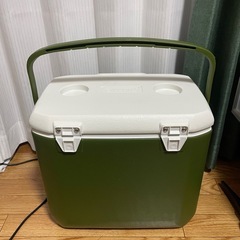 コールマン　クーラーボックス　限定色の画像
