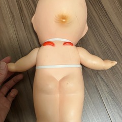 青い目のキューピー人形の画像
