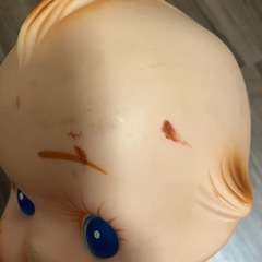 青い目のキューピー人形の画像
