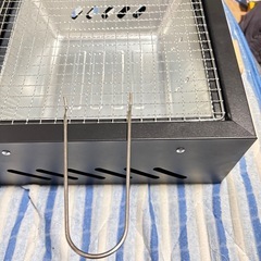 アウトドア用ポータブル重厚鉄製チャコールグリル オープングリル＆下部収納引き出し付き の画像