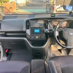 日産　セレナ　の画像