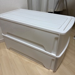 押入れ収納、衣装ケースの画像