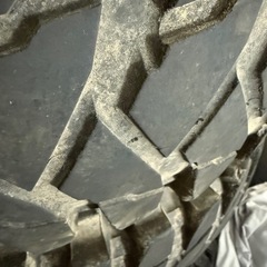 MAXXIS 35 12.50 R16 ロックガンホイール チューブタイヤ の画像